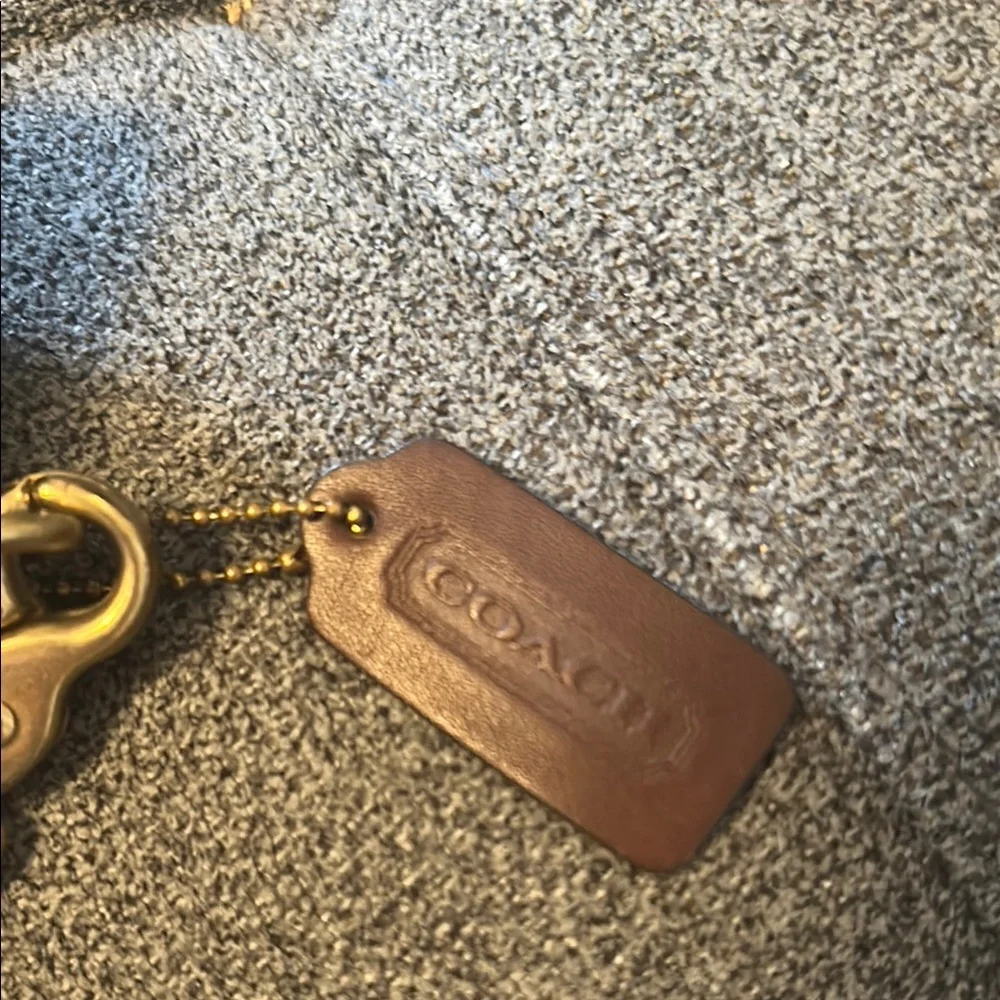 Vintage COACH Brown Leather Laptop Bag with Vintage Flap Design - Picture 3 of 6